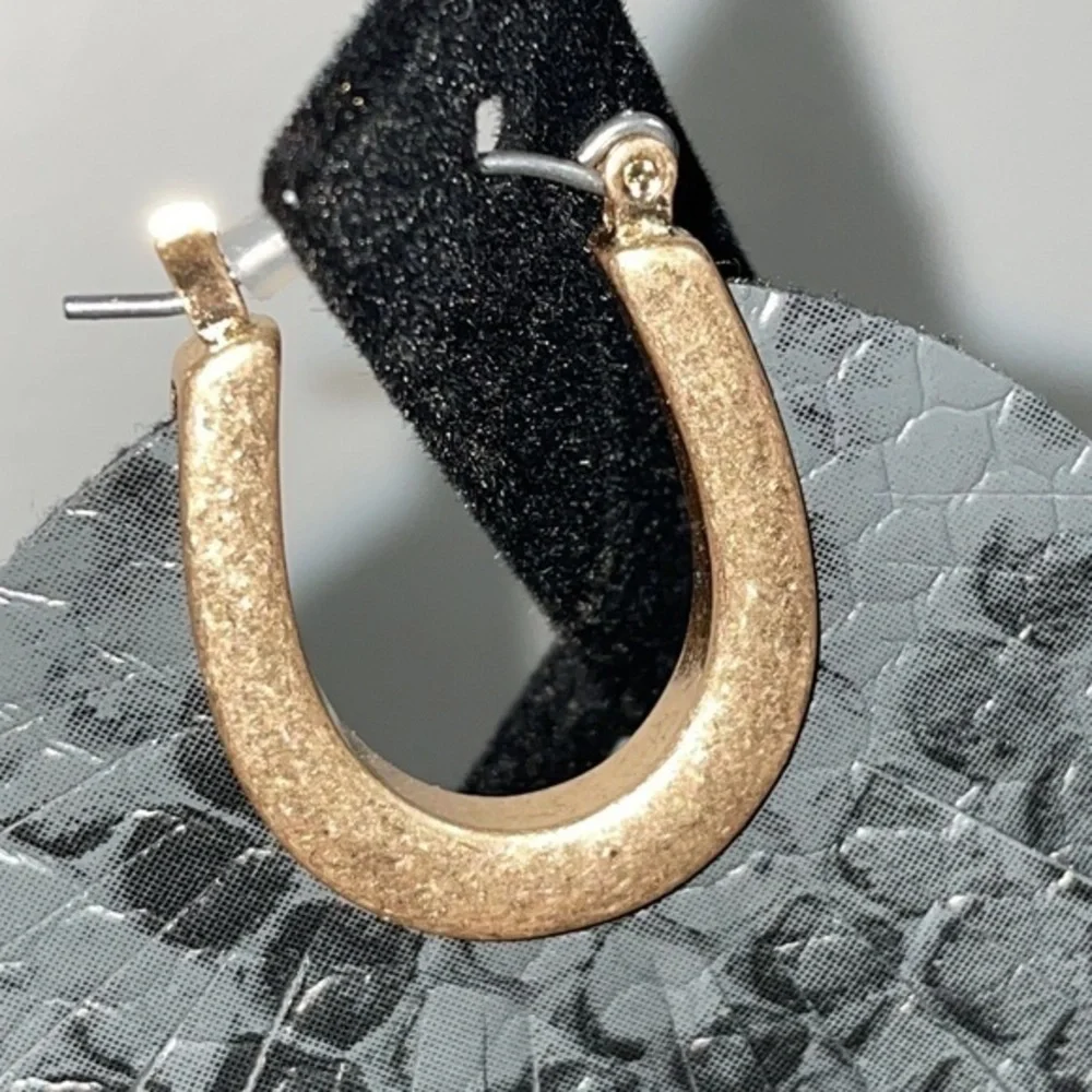Massini Boho Chic Faux Leather Gray Black Gold tone Fork closure earrings